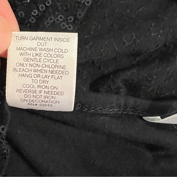 NY&C New York & Company woman’s short sleeves, black with sequins, size L - Picture 6 of 6